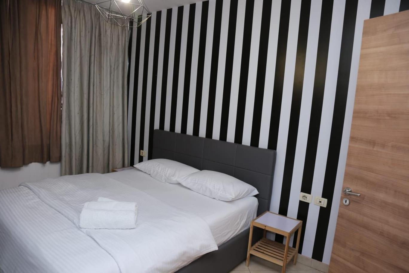 Ergi'S Host Apartment Tiranë Ngoại thất bức ảnh