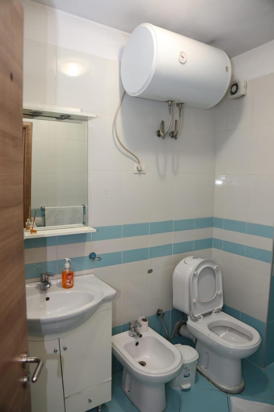 Ergi'S Host Apartment Tiranë Ngoại thất bức ảnh