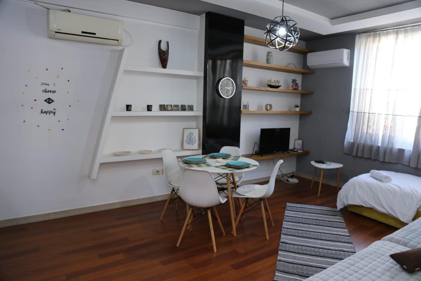Ergi'S Host Apartment Tiranë Ngoại thất bức ảnh