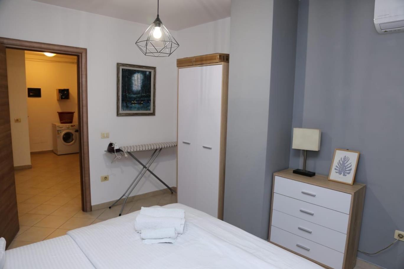Ergi'S Host Apartment Tiranë Ngoại thất bức ảnh