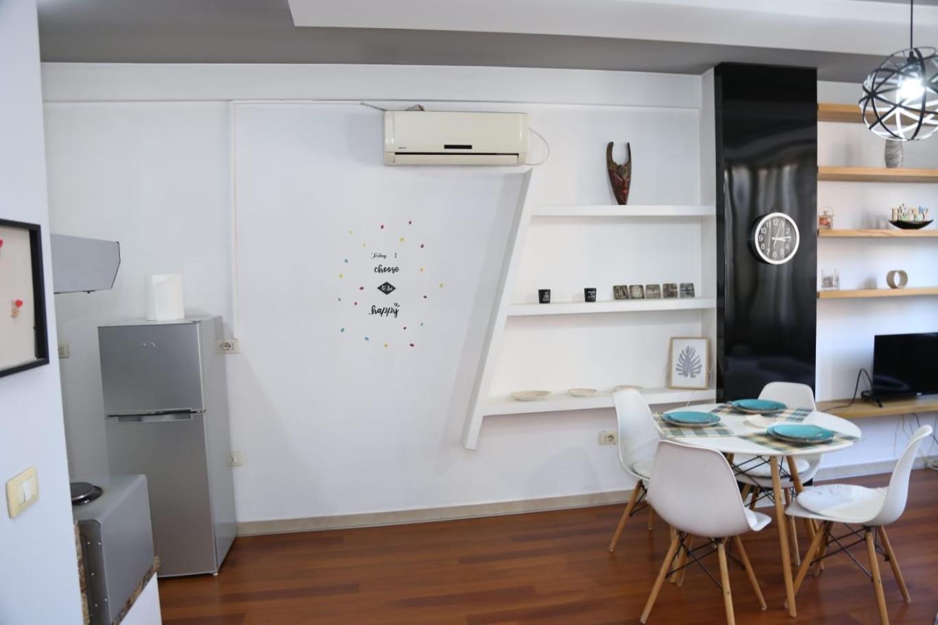 Ergi'S Host Apartment Tiranë Ngoại thất bức ảnh