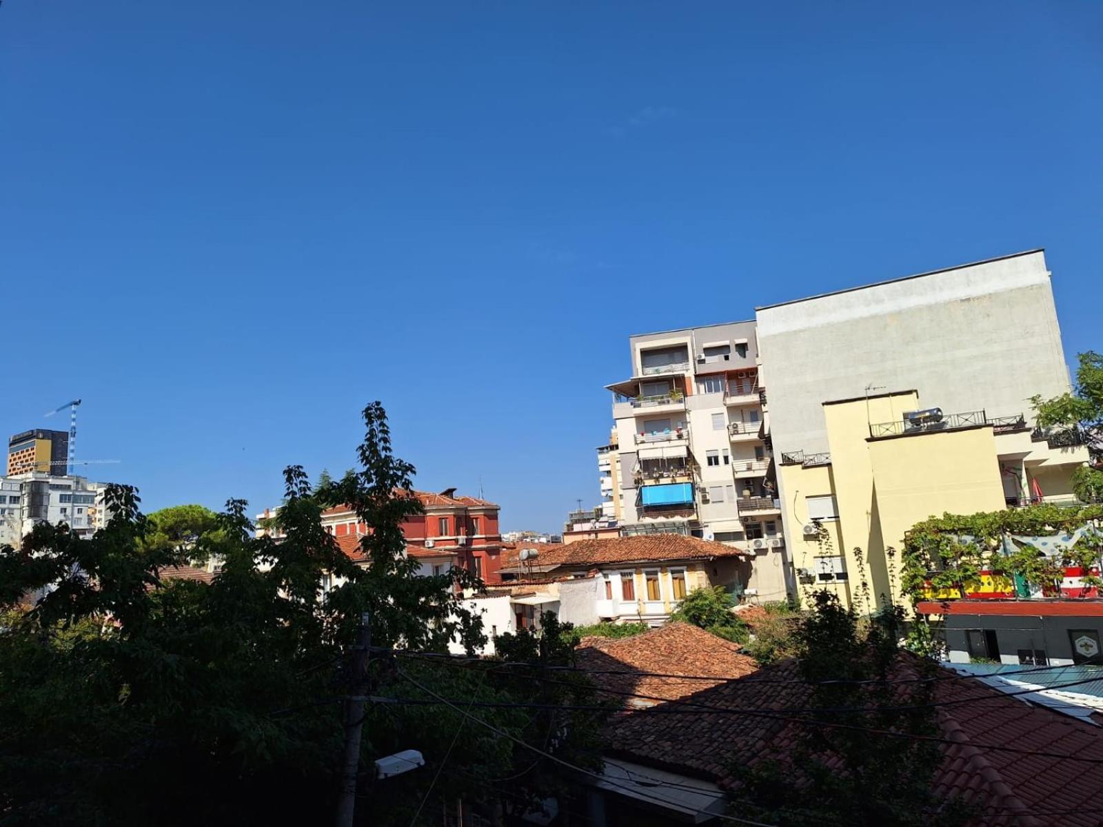 Ergi'S Host Apartment Tiranë Ngoại thất bức ảnh
